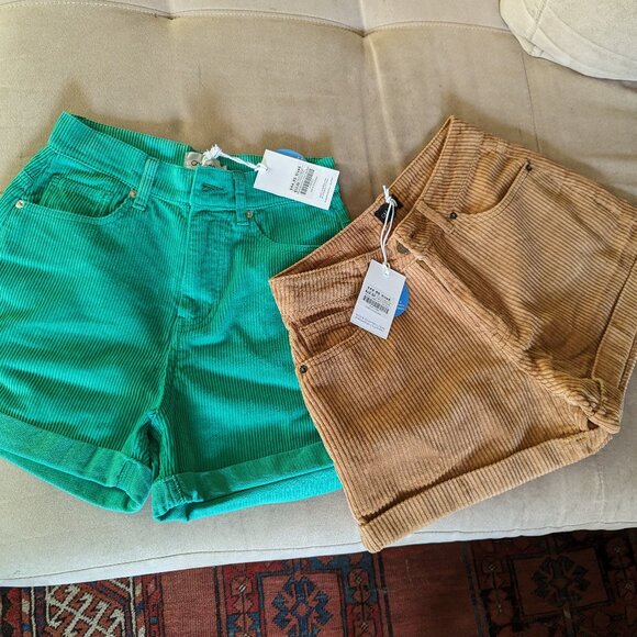 Ghanda Women's Cord Shorts Green - Picture 8 of 9